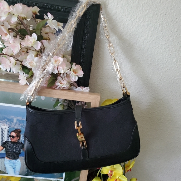 Gucci Handbags - Authentic Gucci mini handbag